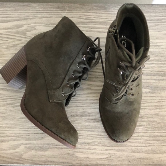 Soda Shoes - Soda lace up forest green suede booties
